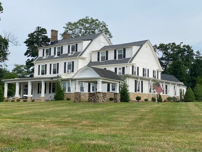 Building Photo - 136 Old York Rd