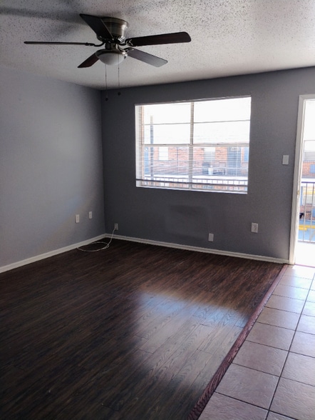 Primary Photo - 1120 Sherron Ave