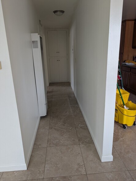 Hallway - 4435 Bonnie Brae St