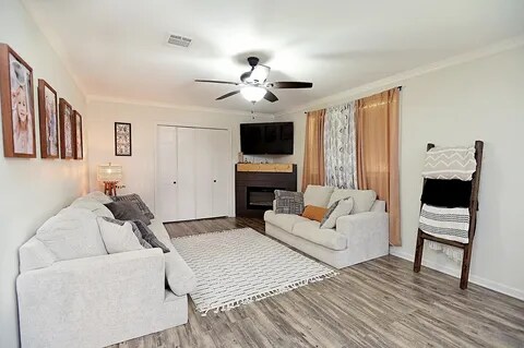 Building Photo - 152 Bayou Vista Dr