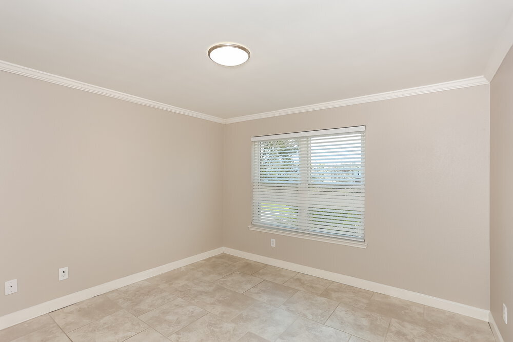 Building Photo - 1110 Hampton Dr