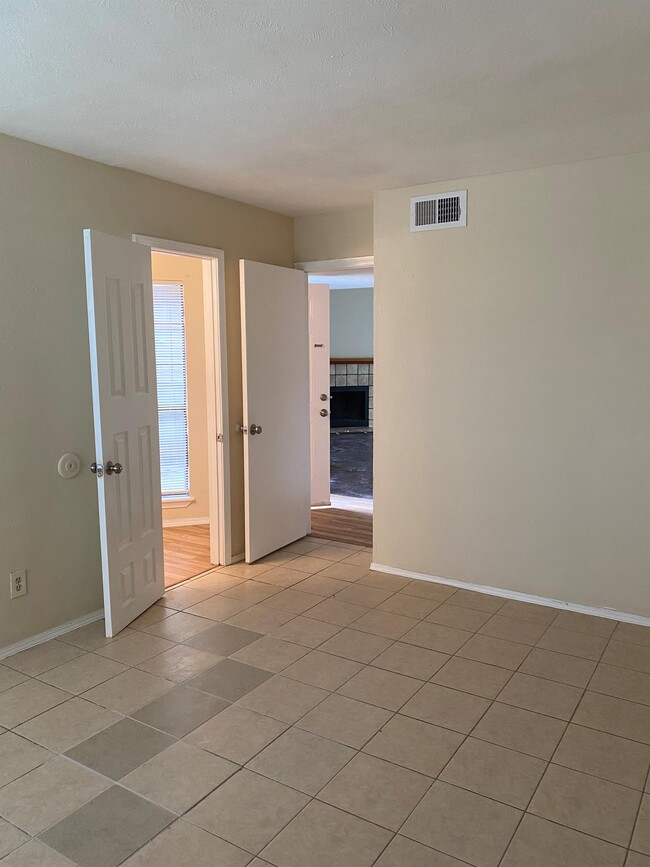 Building Photo - 2BR/2.0BA Single Family - Grand Prairie
