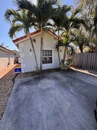 Building Photo - 4838 Cambridge St