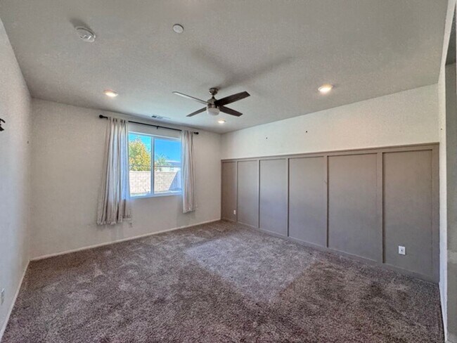 Building Photo - Stylish Single-Story Home with Solar in Me...