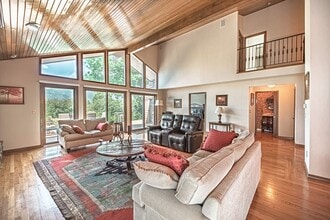 Building Photo - Luxury Living at Camels RIdge