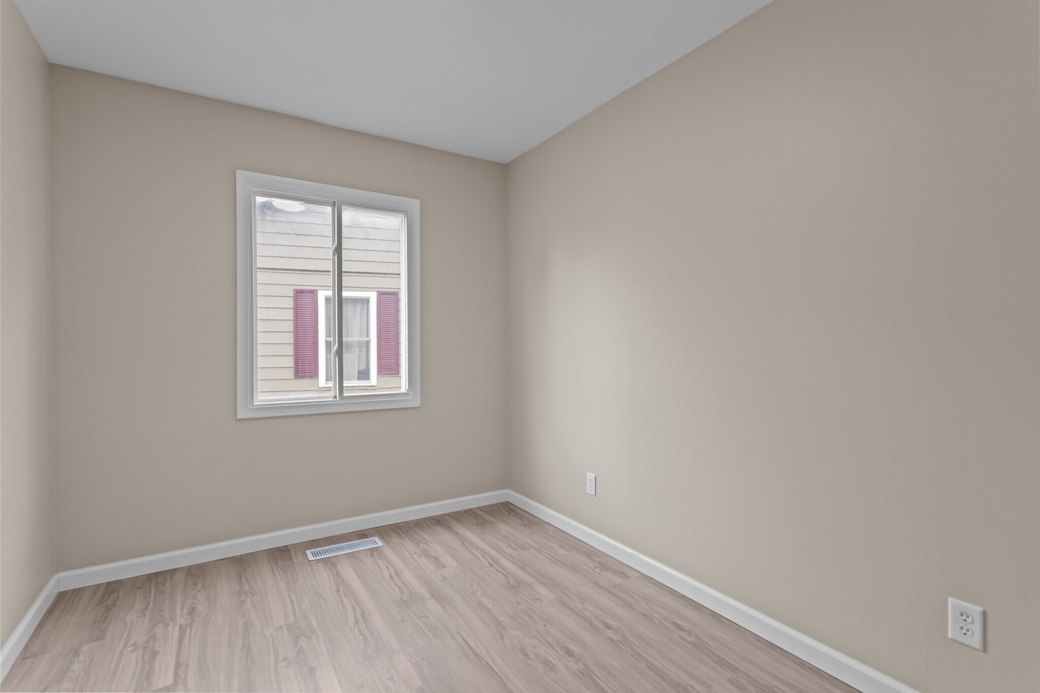 Building Photo - 2713 N Delphos St