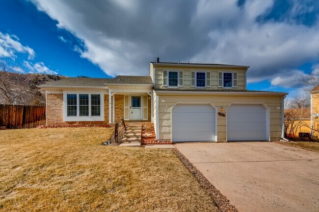 Primary Photo - 121 Crawford Cir