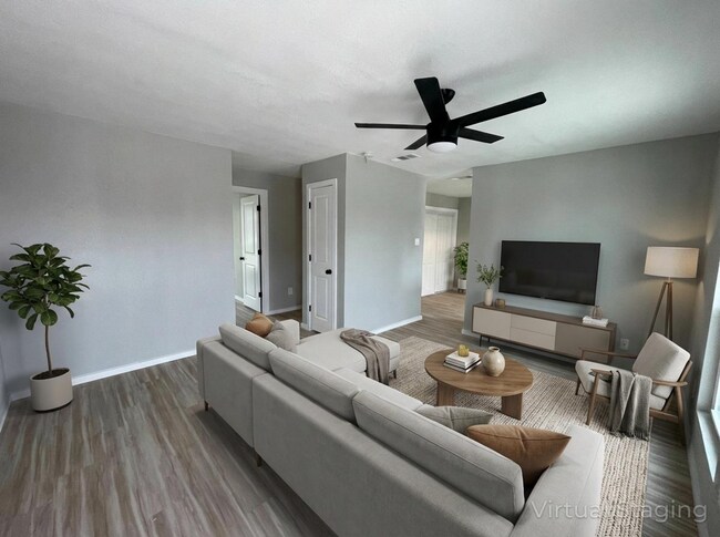 Building Photo - 1603 Benttree Dr