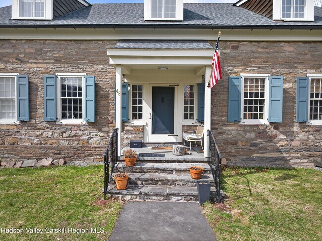 Building Photo - 48 Oak Rd