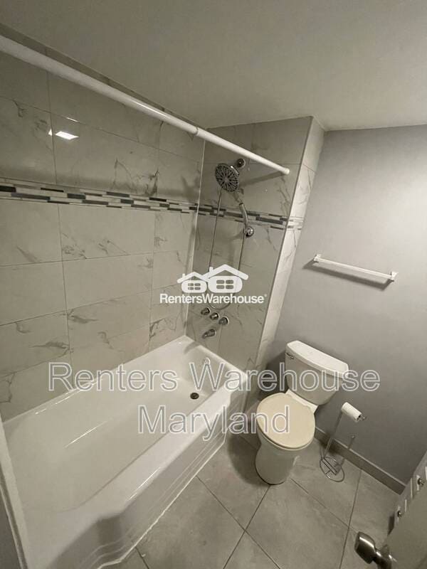 Building Photo - 519 S Port St