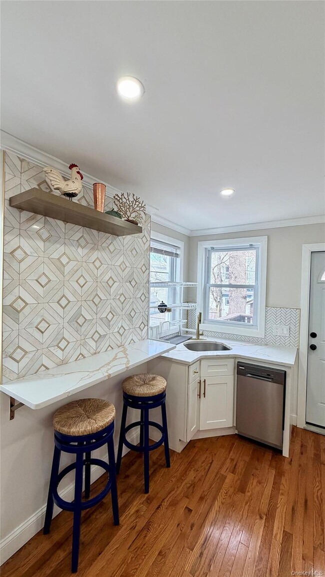 Building Photo - 153 Chester St