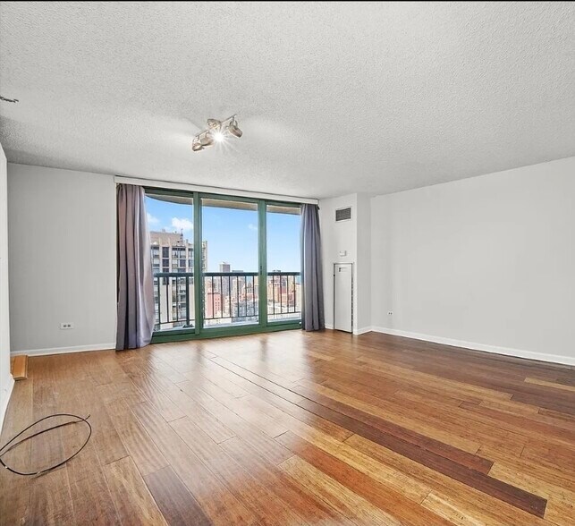 Primary Photo - 111 W Maple St
