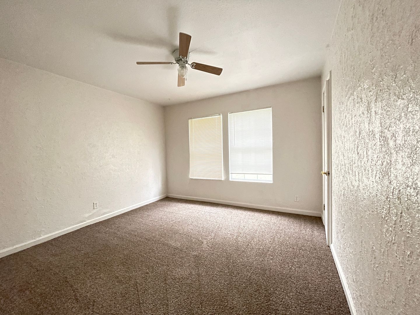 Building Photo - 812-812 Estelle Ave