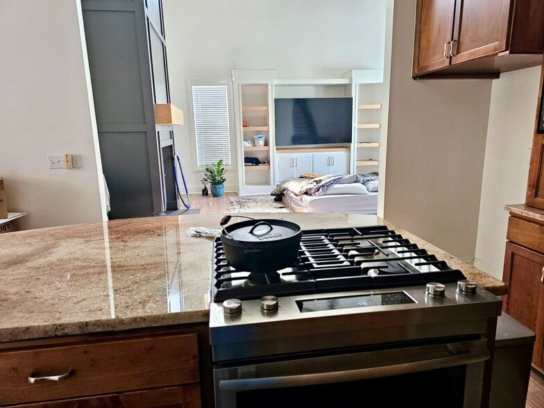 Building Photo - 375 Amber Leaf Dr