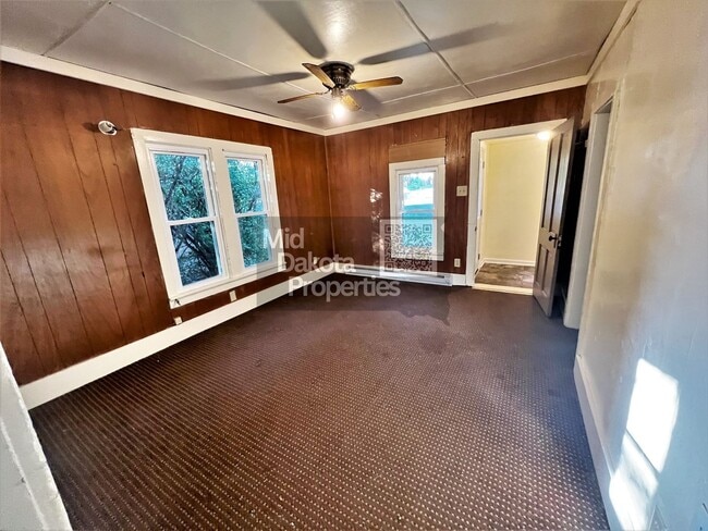 Building Photo - 608 S Wisconsin- 1 Bedroom House