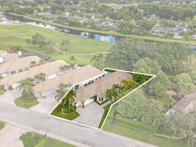 Building Photo - 2658 Players Ct