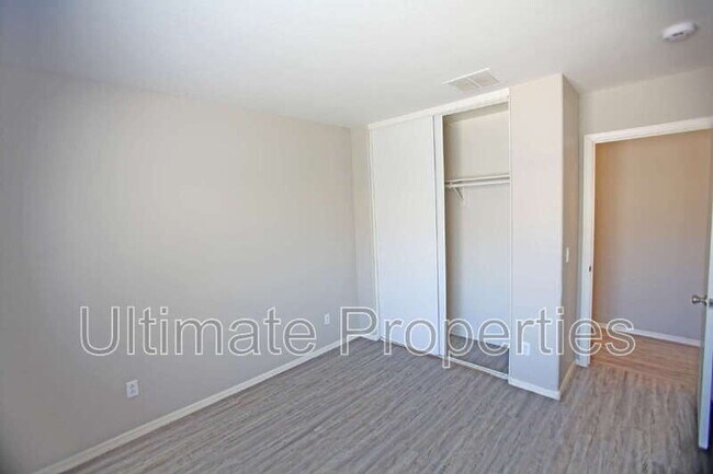 Building Photo - 1516 S 228th Ct