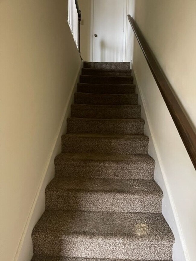 Building Photo - Duplex Spartanburg