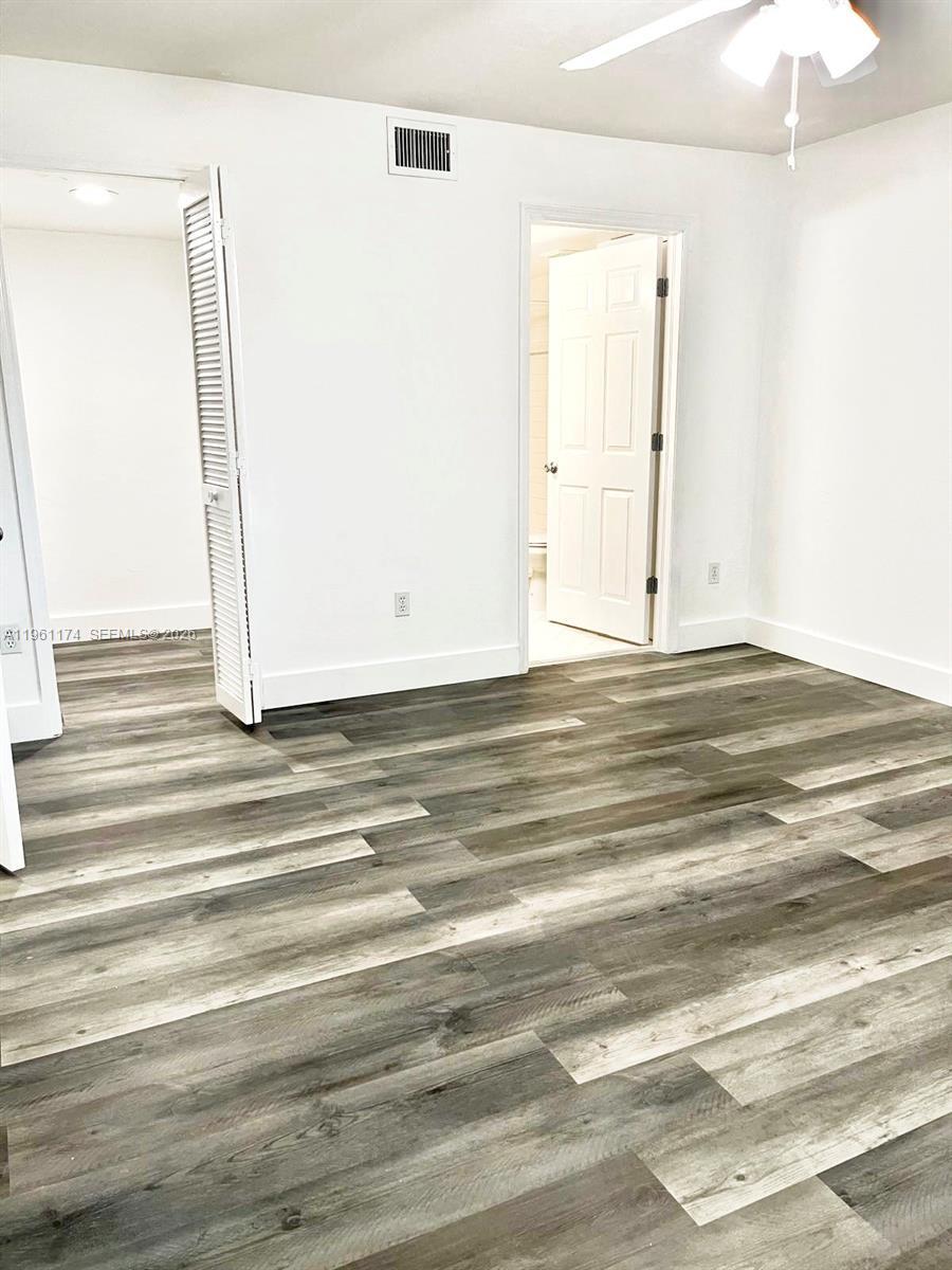 Building Photo - 1005 Palm Beach Trace Dr