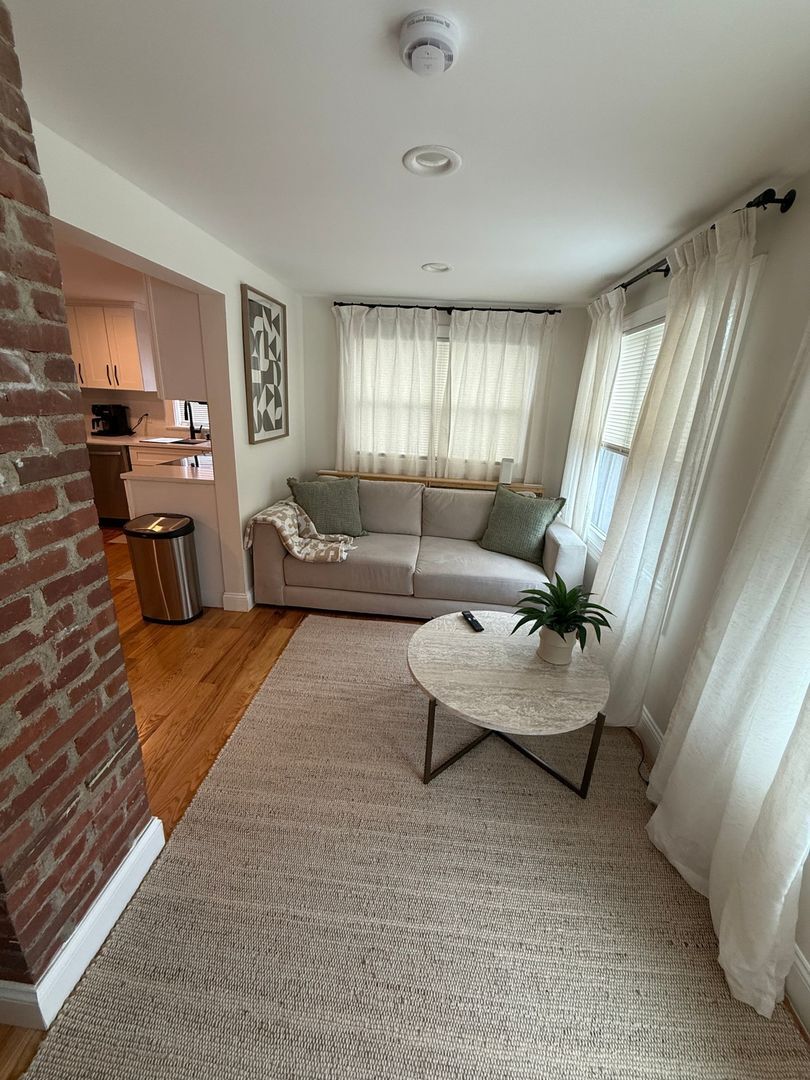 Building Photo - 48A E Pembroke Rd