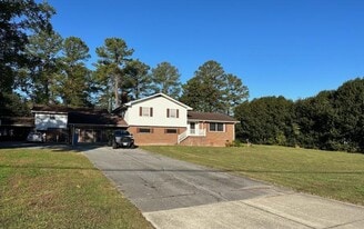 Building Photo - 1048 Hillwell Rd