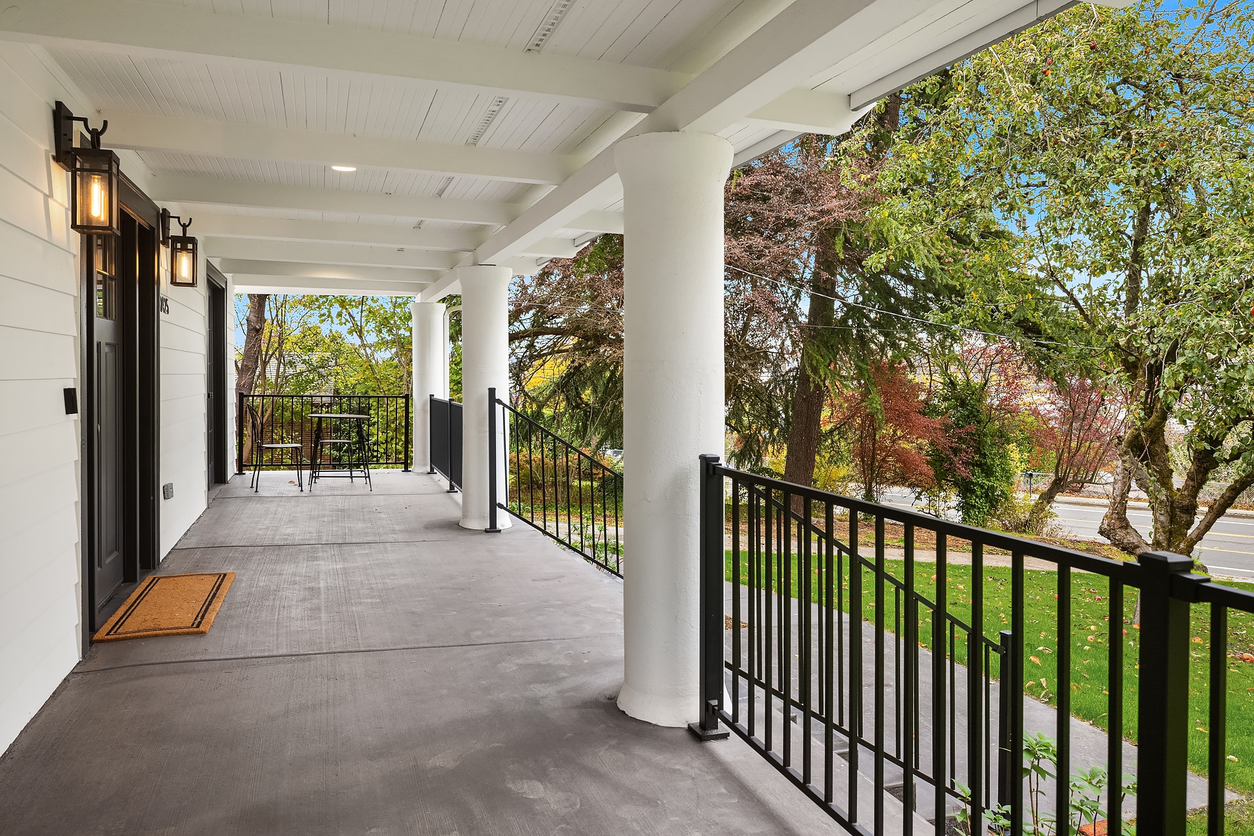 Building Photo - 10425 Des Moines Memorial Dr S