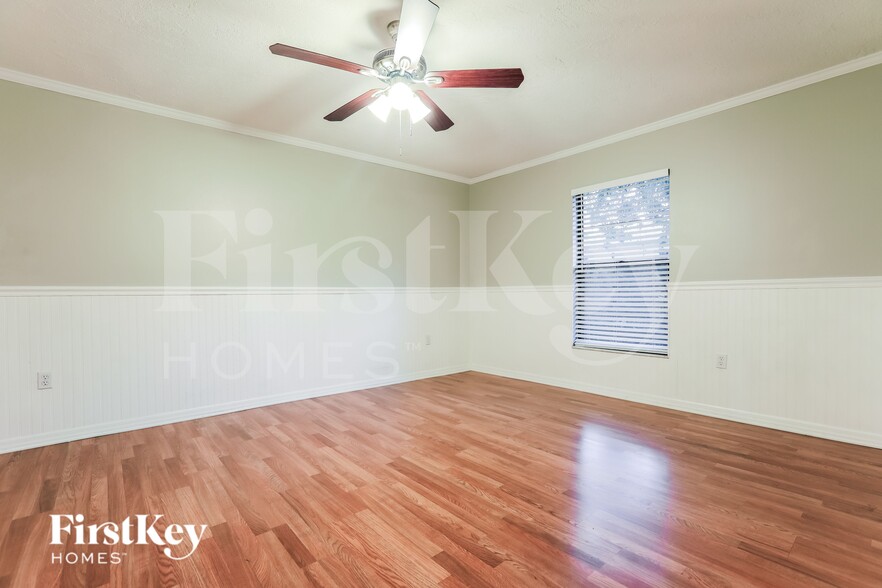 Building Photo - 8340 Brandeis Cir W