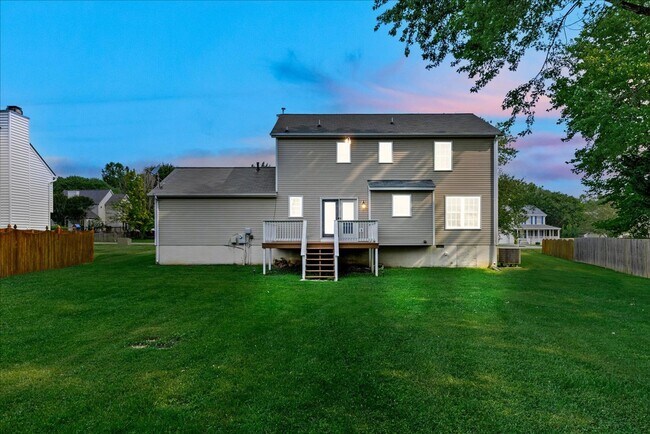 Building Photo - SHORT-TERM RENTAL