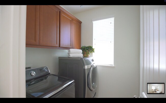 Building Photo - Home in Dublin Available!