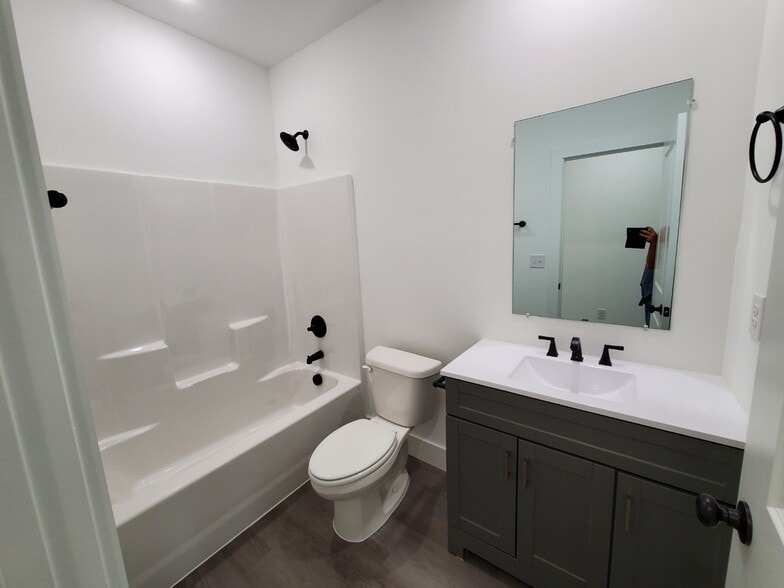 Building Photo - 818 Berry Rd