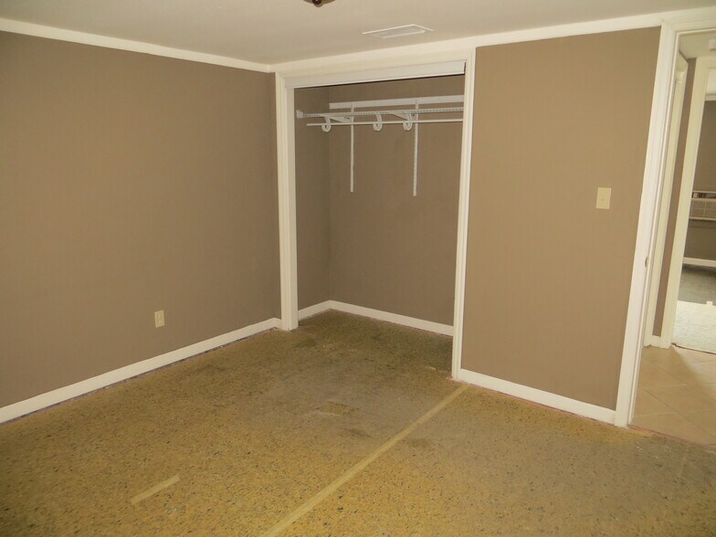 Building Photo - 16 SW 1st Ave