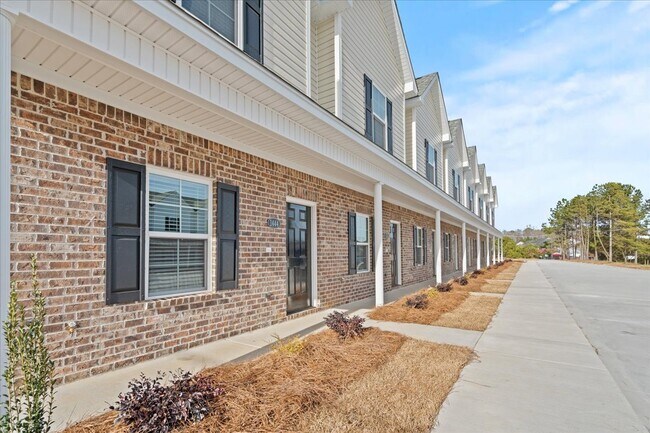 Building Photo - 2804 1/2 Alligator Rd