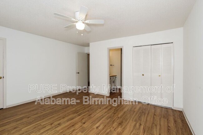 Building Photo - 6107 Crest Green Rd