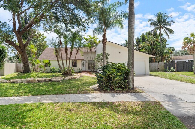 Primary Photo - 1394 Gallinule Cir