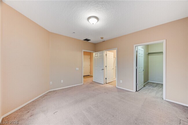 Building Photo - 6868 Sky Pointe Dr