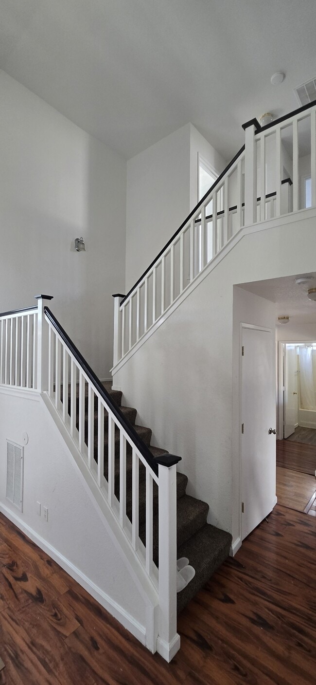Building Photo - Weston Ranch 4 Bedroom 3 Bathroom Home