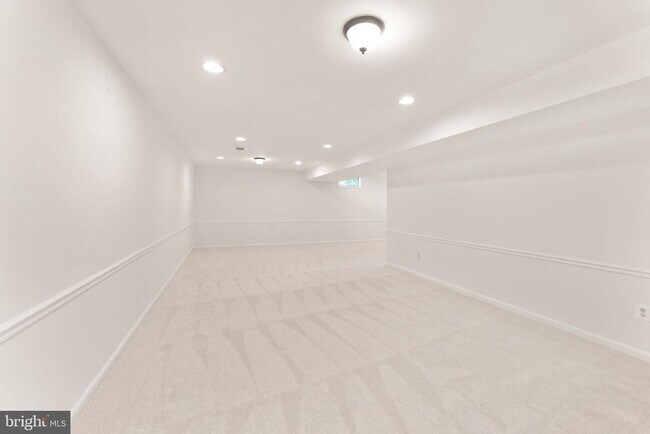 Building Photo - 43205 Cardston Pl