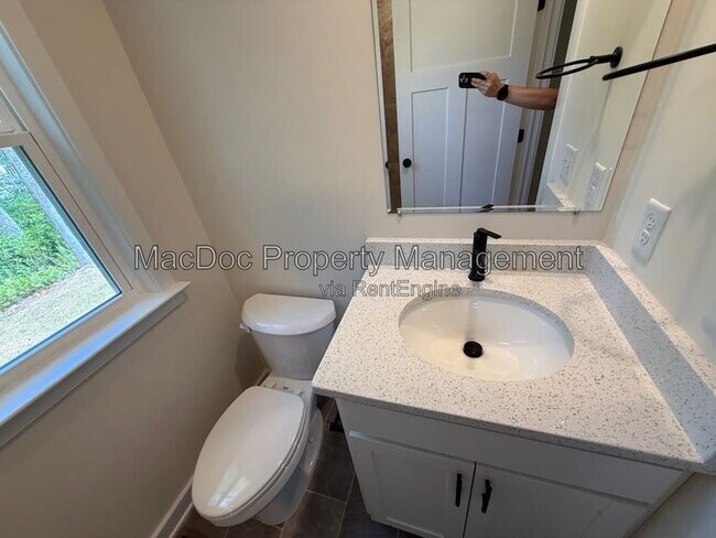 Building Photo - 387 Forest Grove Rd