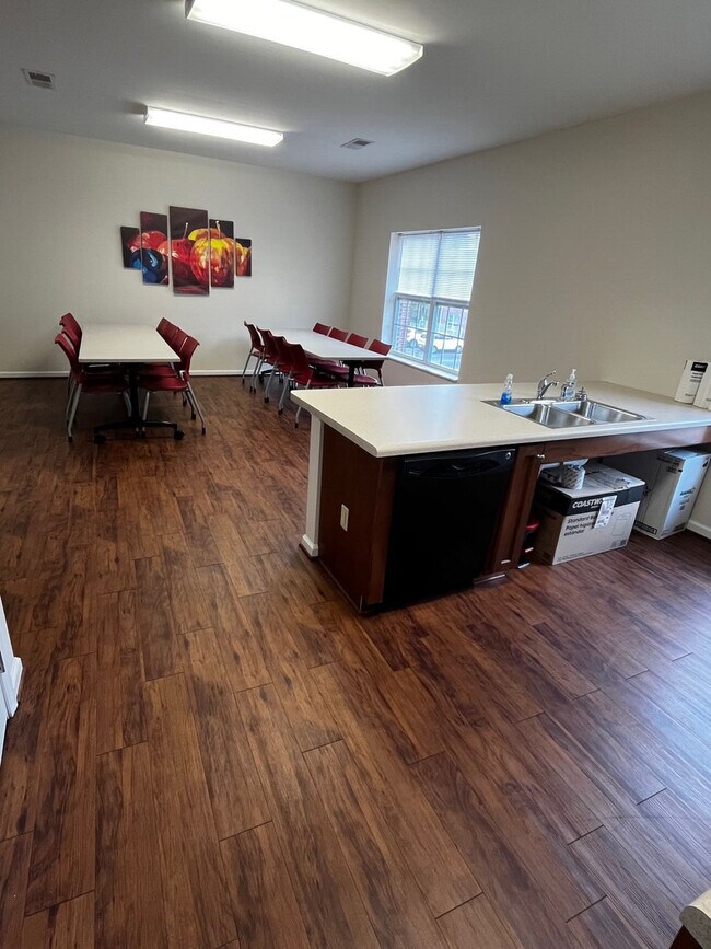 Building Photo - Sunny Buck Gardens