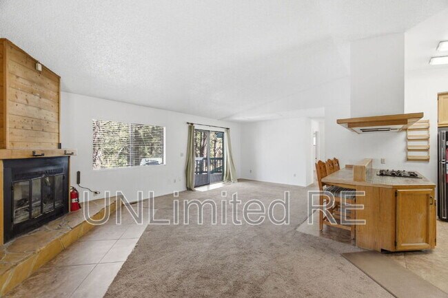 Building Photo - 1410 Inverrary Way