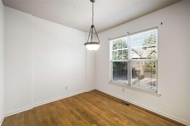 Building Photo - 1798 Oak Brook Ln NW