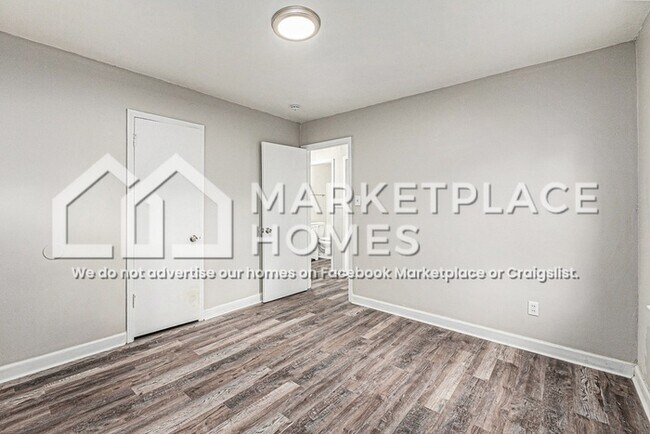 Building Photo - 12782 Couwlier Ave