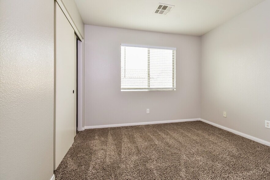Building Photo - 5441 Pipers Stone St