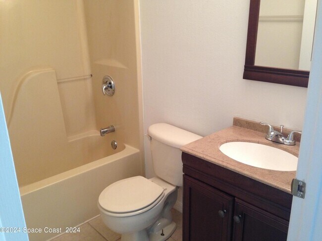 Building Photo - 639 Dwight Ave SE