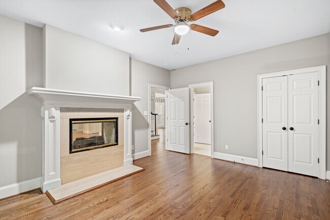 Building Photo - 3833 Denmeade Dr