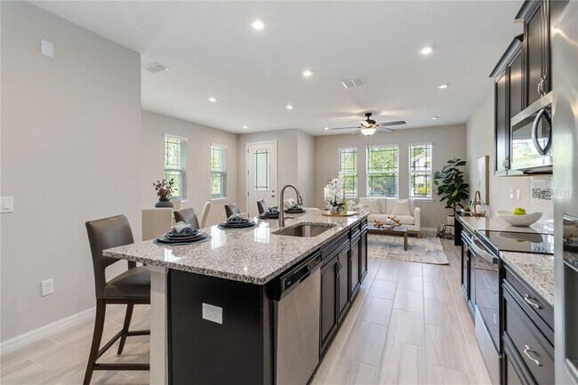 Building Photo - 9109 Legado Dr