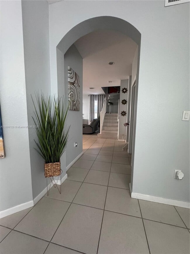 Building Photo - 25001 SW 118 Ct
