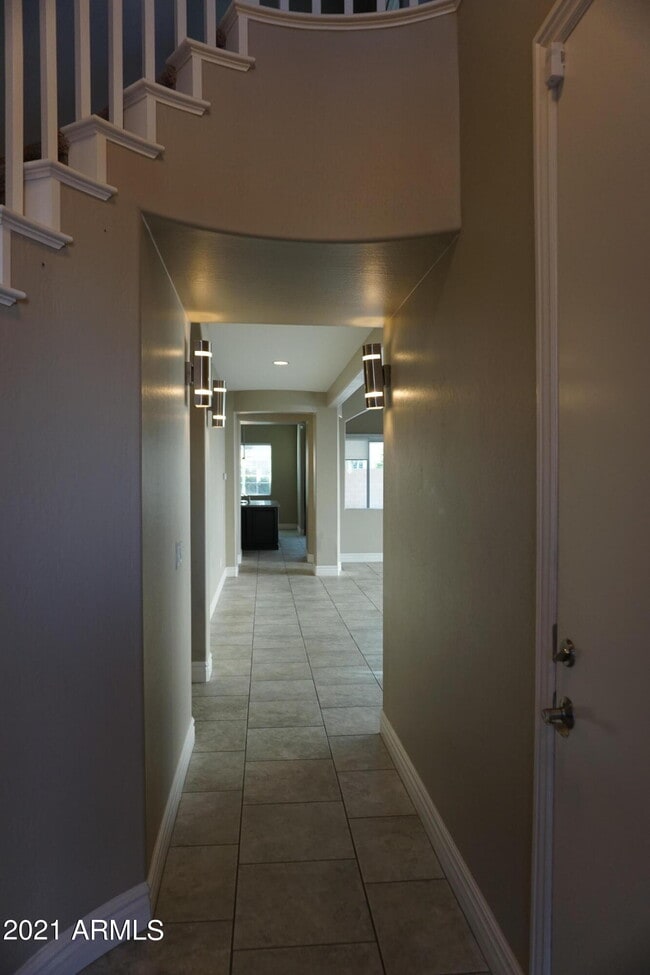 Building Photo - 4287 E Yellowstone Pl