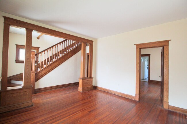 Building Photo - 609 Collicello St