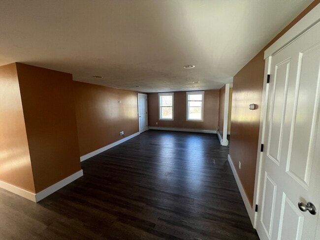 Building Photo - 51 Moore Rd